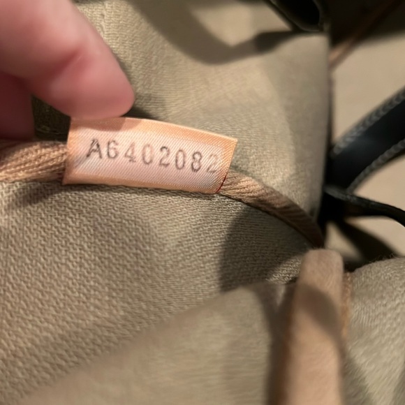 Dooney & Bourke tote - Picture 3 of 10